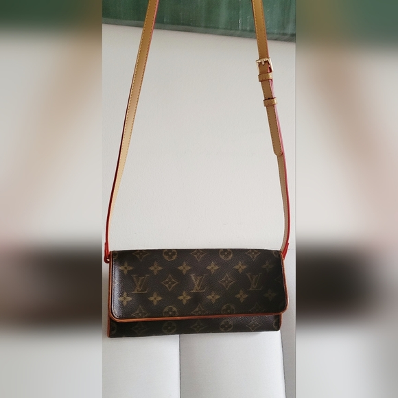 100% Authentic Louis Vuitton Twin GM Pochette, serial Code : CA0051 - Picture 4 of 17